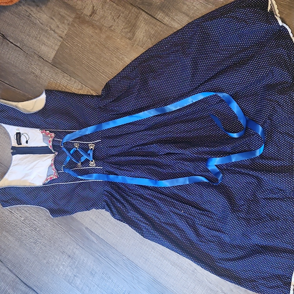 Glory Star Oktoberfest Dress - Picture 3 of 11